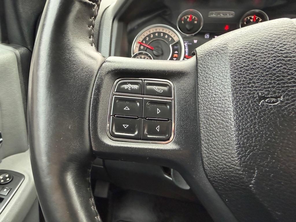 RAM 1500 4WD Crew Cab 140.5" Big Horn 2016
