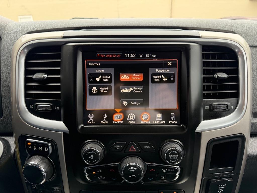 RAM 1500 4WD Crew Cab 140.5" Big Horn 2016
