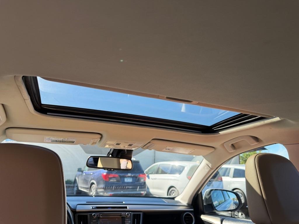 Toyota RAV4 AWD 4dr Limited (Natl) 2015