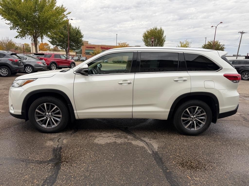 Toyota Highlander XLE V6 AWD (Natl) 2017