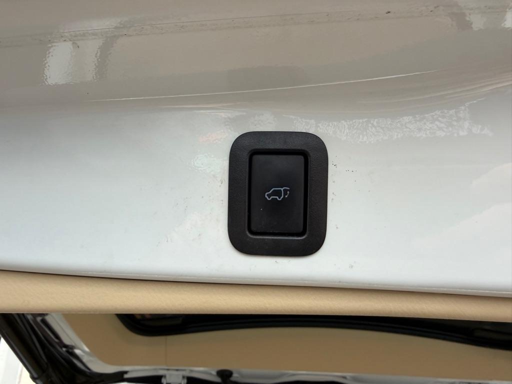 Toyota Highlander XLE V6 AWD (Natl) 2017