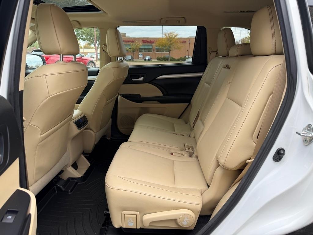 Toyota Highlander XLE V6 AWD (Natl) 2017