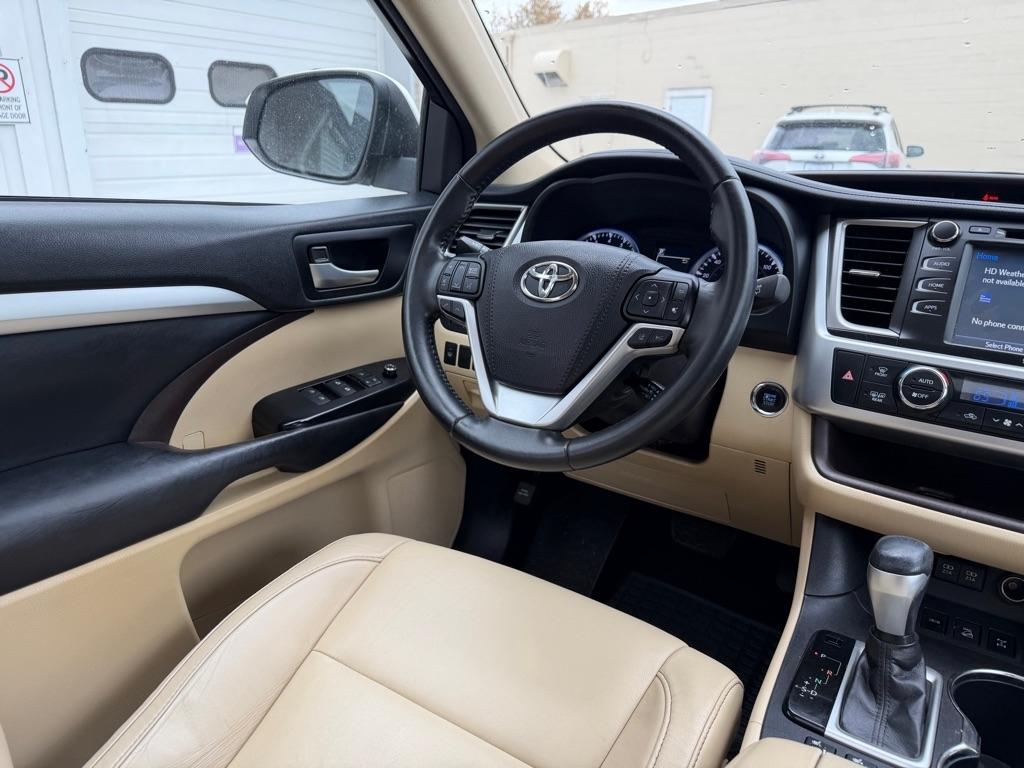 Toyota Highlander XLE V6 AWD (Natl) 2017