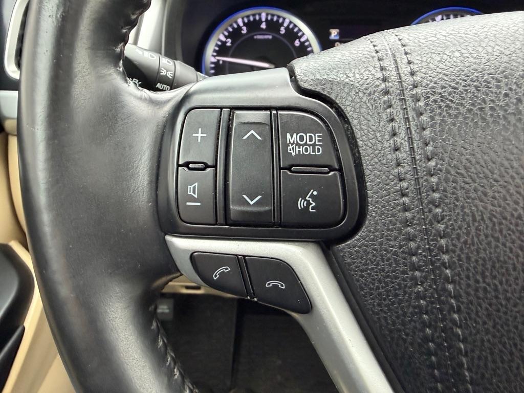 Toyota Highlander XLE V6 AWD (Natl) 2017