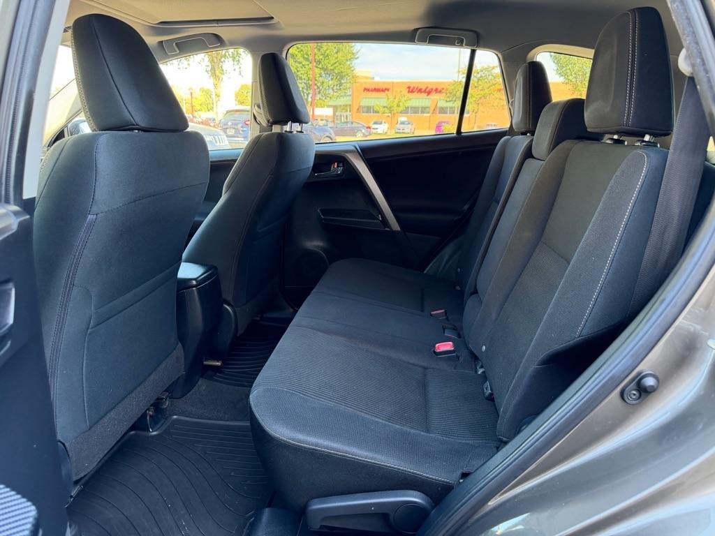 Toyota RAV4 AWD 4dr XLE (Natl) 2015