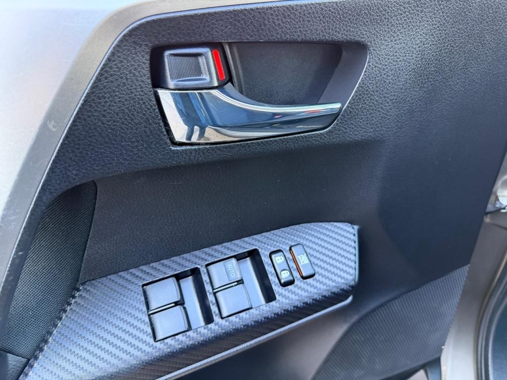 Toyota RAV4 AWD 4dr XLE (Natl) 2015