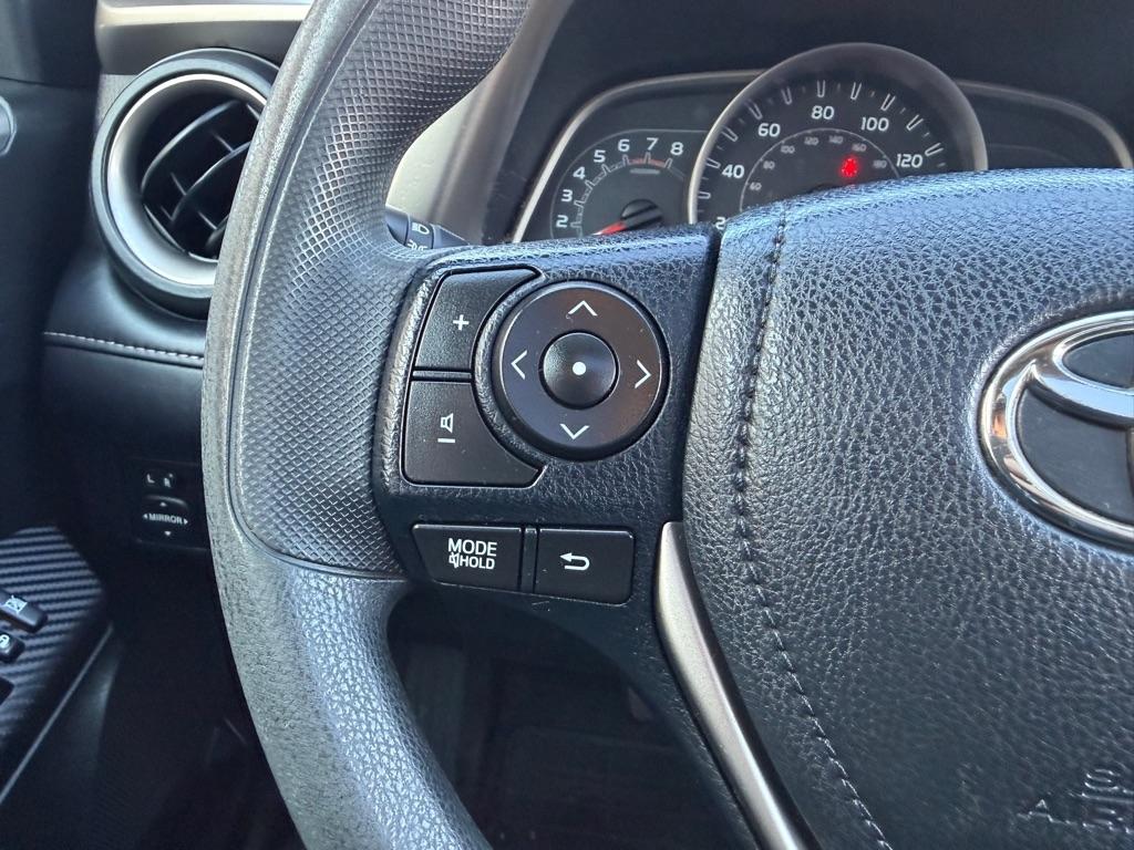 Toyota RAV4 AWD 4dr XLE (Natl) 2015