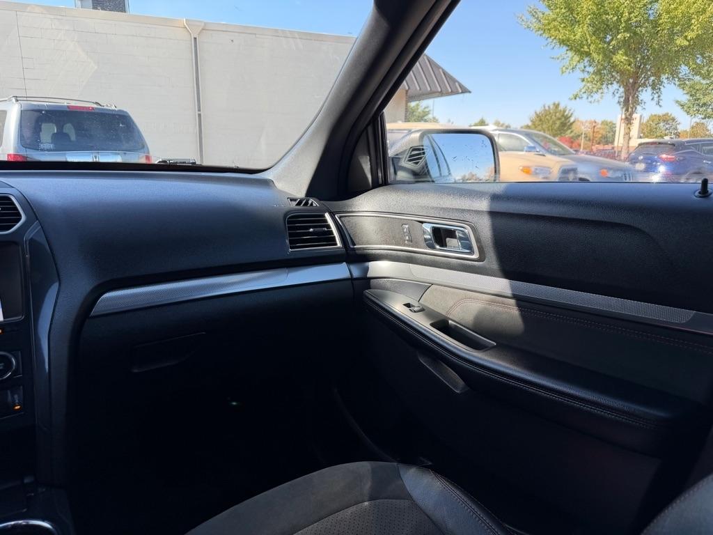 Ford Explorer XLT FWD 2019