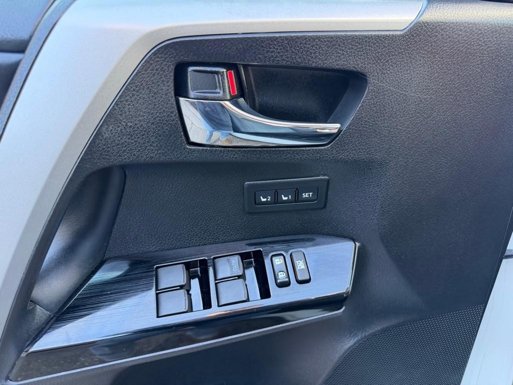 Toyota RAV4 Limited AWD (Natl) 2018