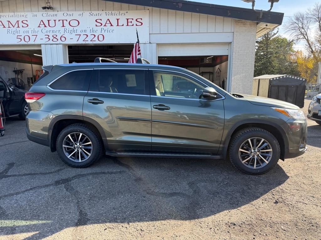 Toyota Highlander XLE V6 AWD (Natl) 2017