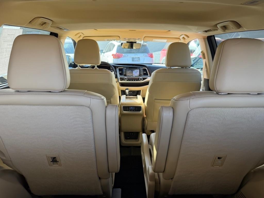 Toyota Highlander XLE V6 AWD (Natl) 2017