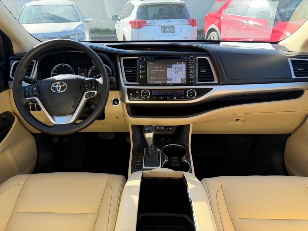 Toyota Highlander XLE V6 AWD (Natl) 2017