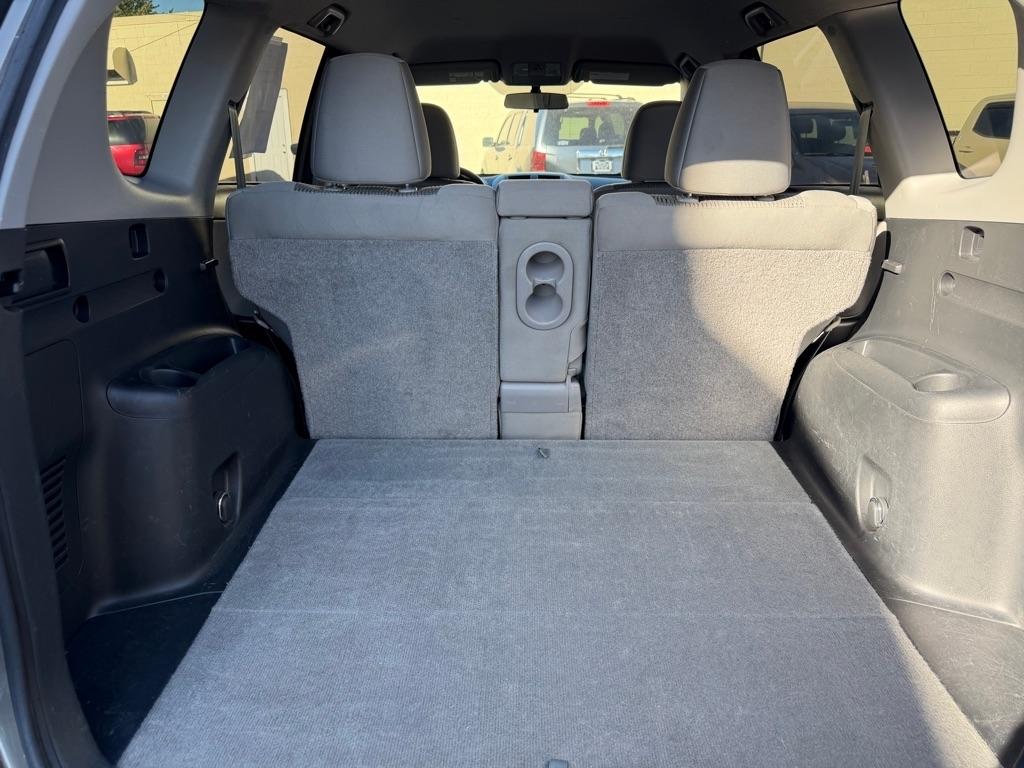 Toyota RAV4 FWD 4dr I4 (Natl) 2012