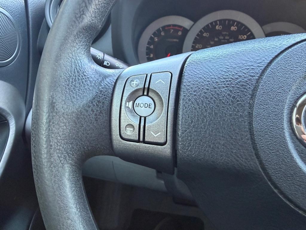 Toyota RAV4 FWD 4dr I4 (Natl) 2012