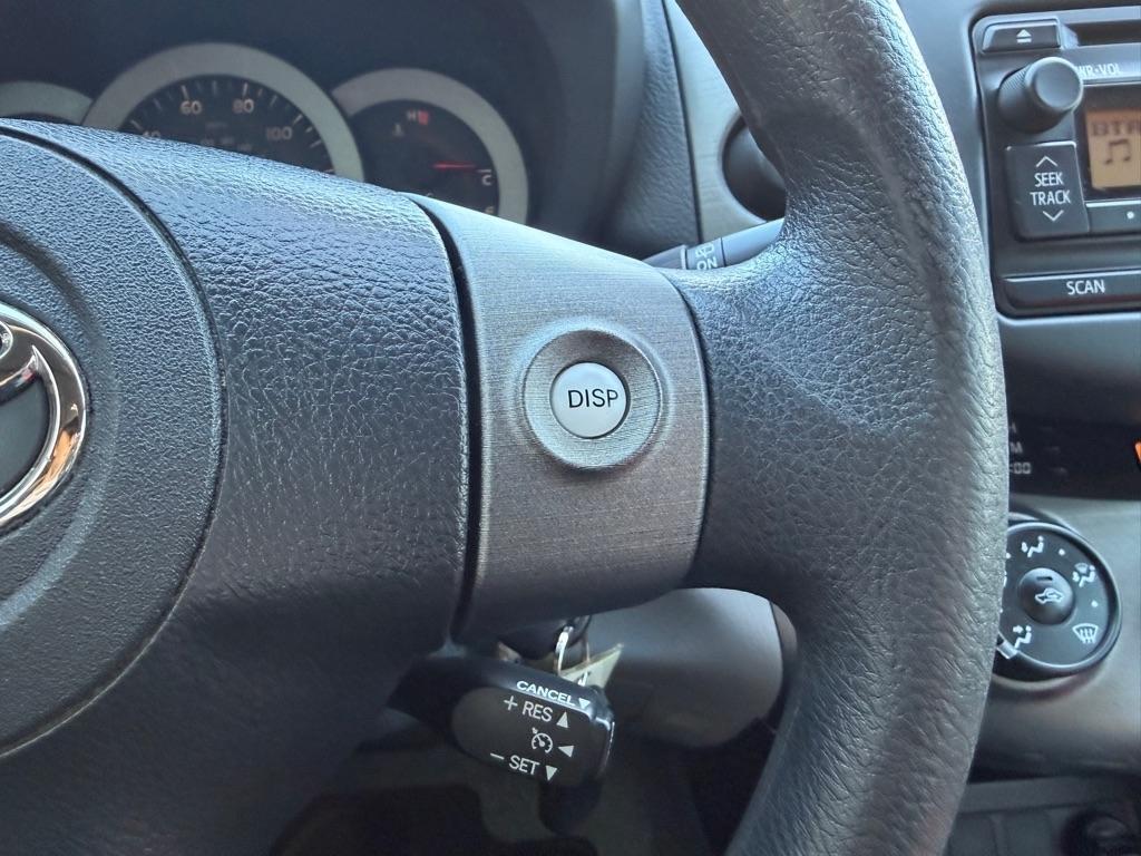 Toyota RAV4 FWD 4dr I4 (Natl) 2012