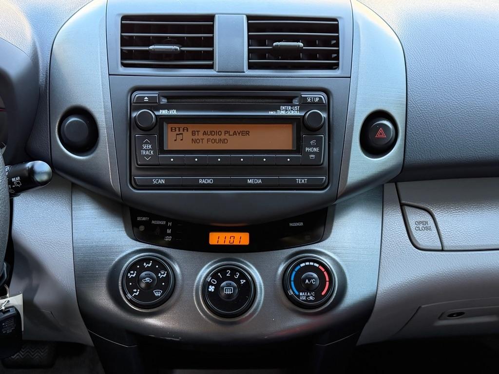 Toyota RAV4 FWD 4dr I4 (Natl) 2012