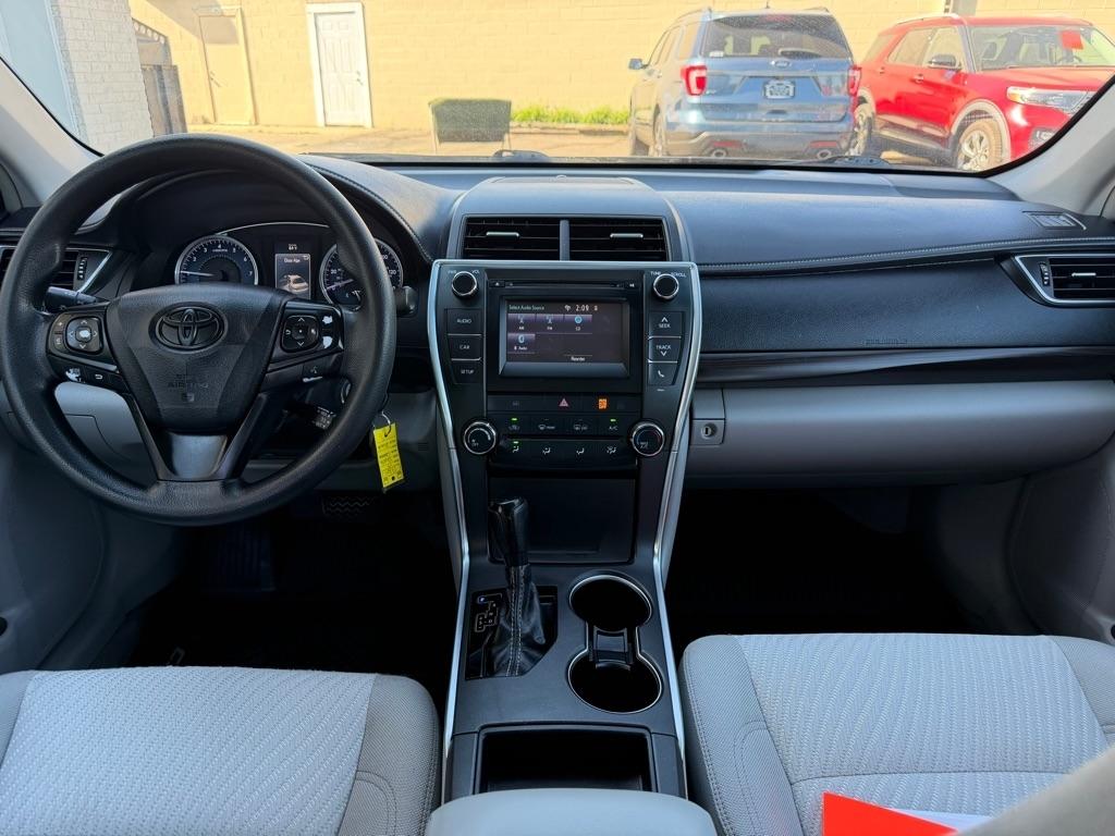Toyota Camry XLE Auto (Natl) 2017