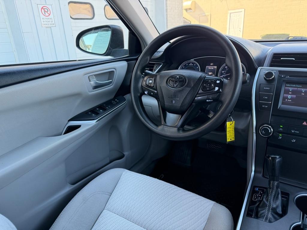 Toyota Camry XLE Auto (Natl) 2017