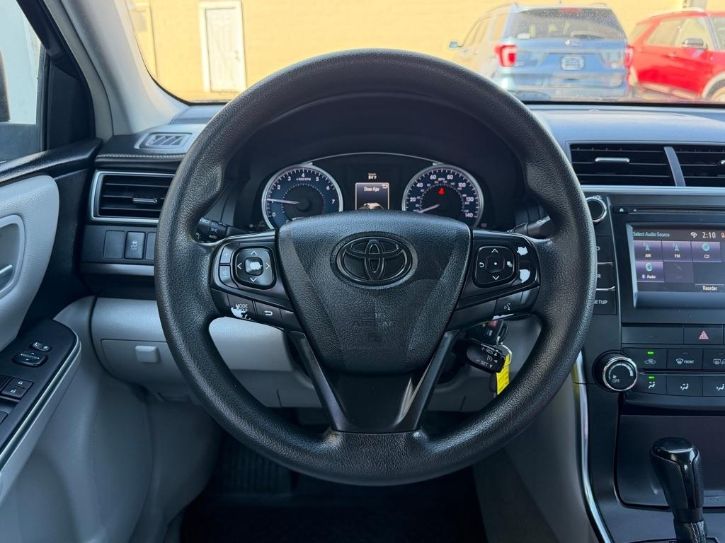 Toyota Camry XLE Auto (Natl) 2017