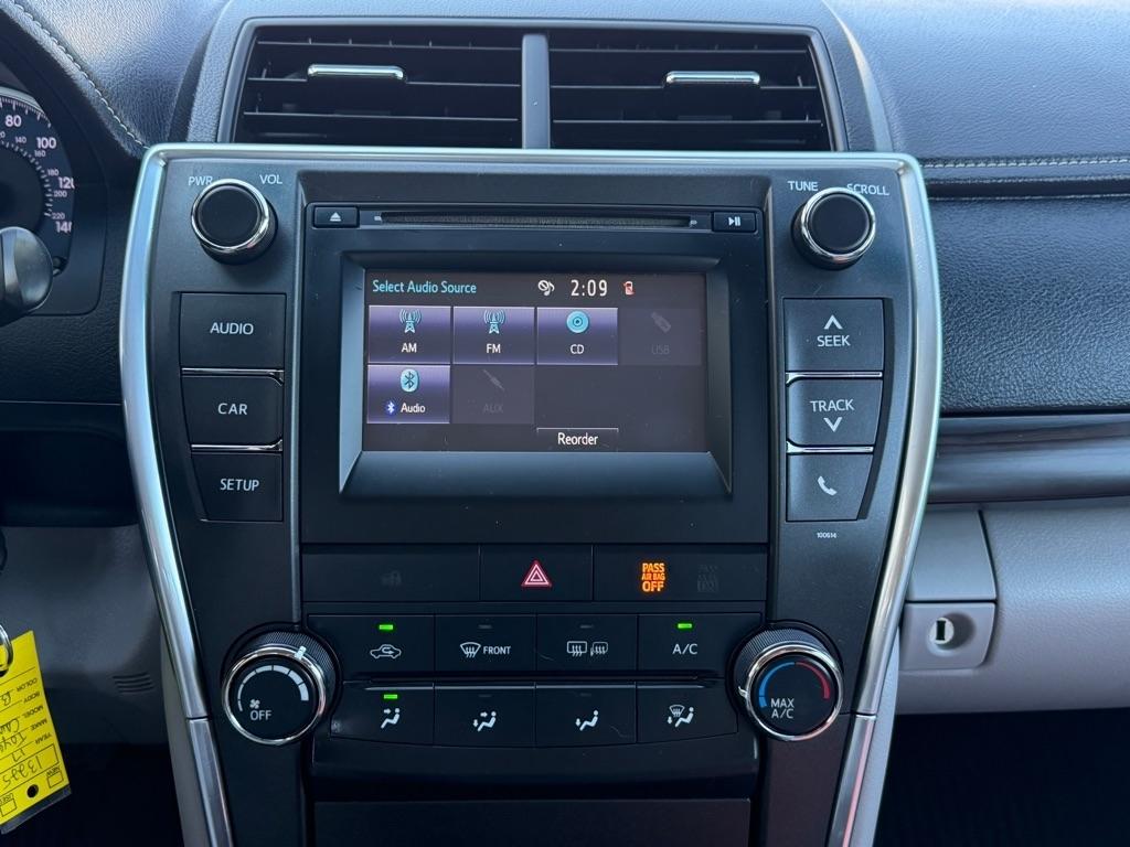 Toyota Camry XLE Auto (Natl) 2017
