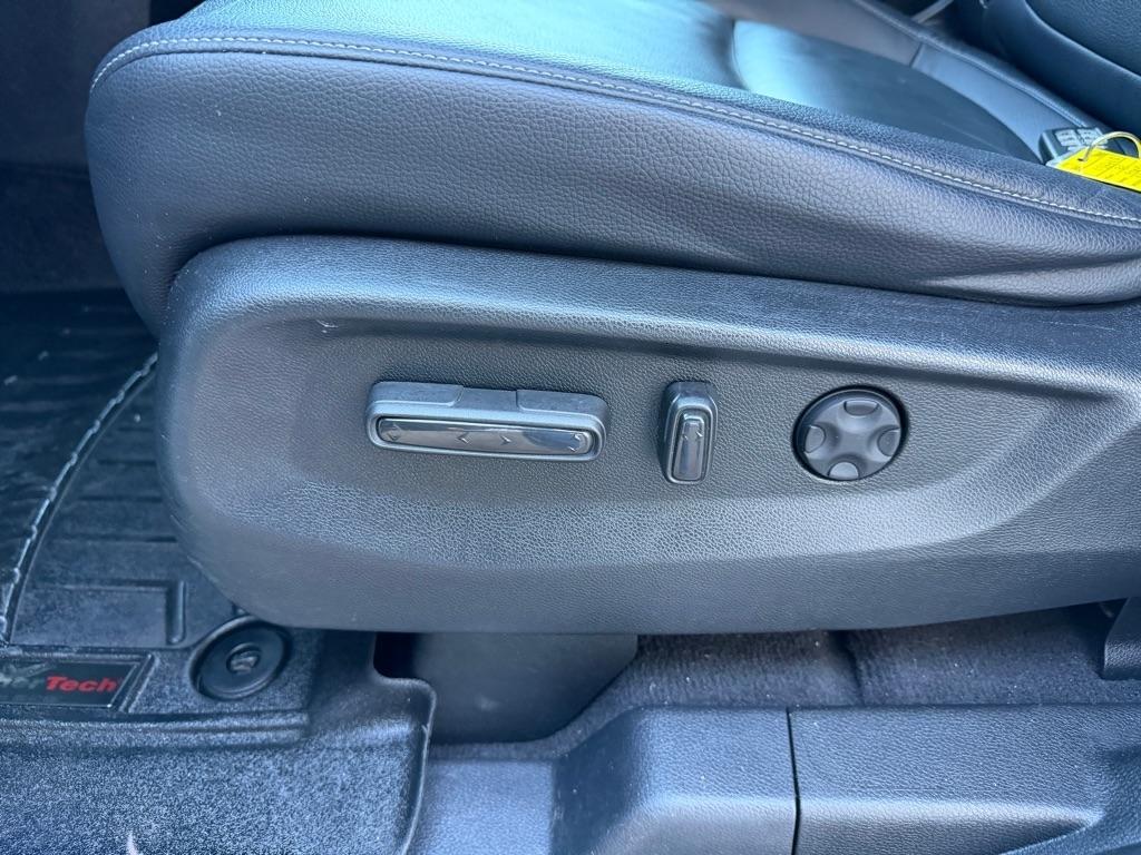 Honda Odyssey Touring Auto 2023