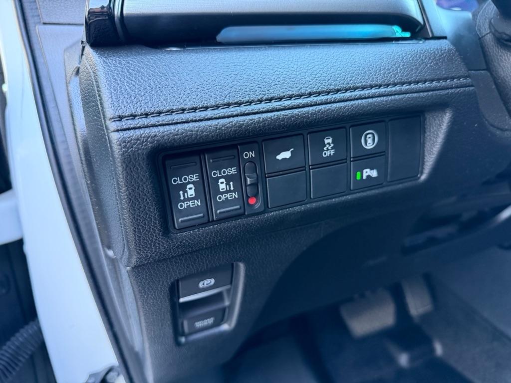 Honda Odyssey Touring Auto 2023