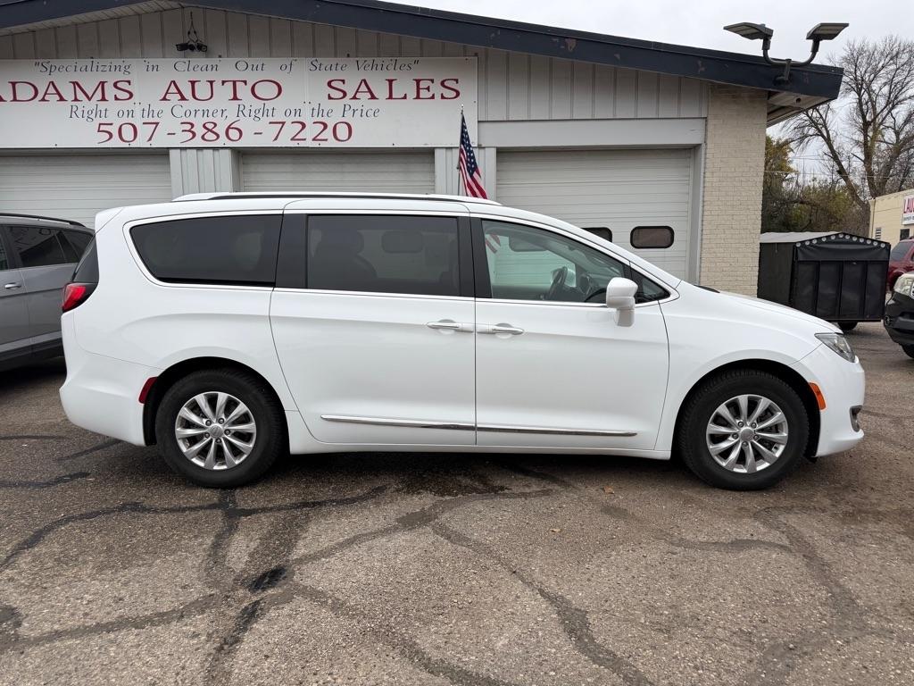Chrysler Pacifica Touring L FWD 2018