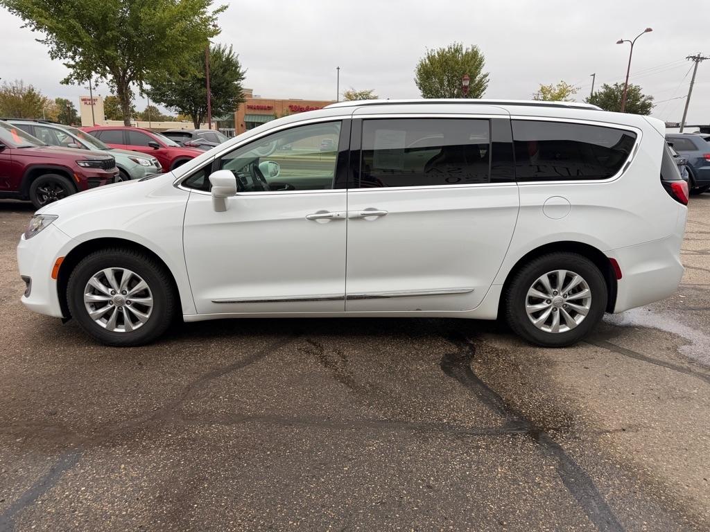 Chrysler Pacifica Touring L FWD 2018