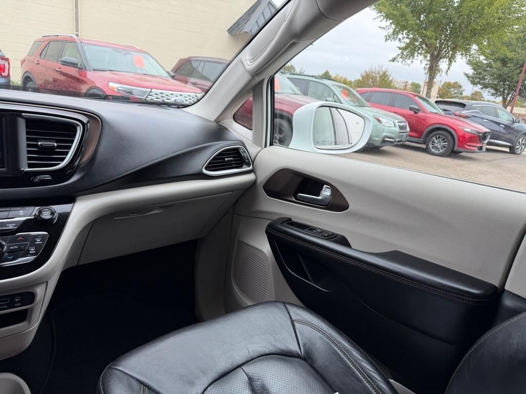 Chrysler Pacifica Touring L FWD 2018