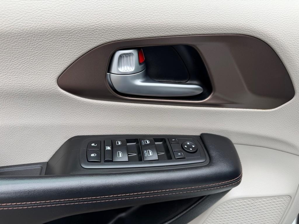 Chrysler Pacifica Touring L FWD 2018
