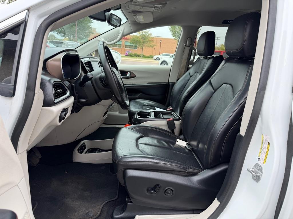 Chrysler Pacifica Touring L FWD 2018