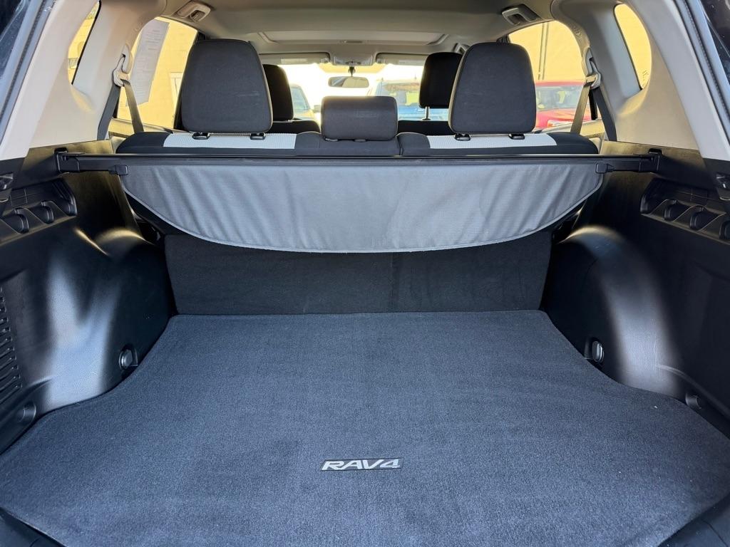 Toyota RAV4 AWD 4dr XLE (Natl) 2016