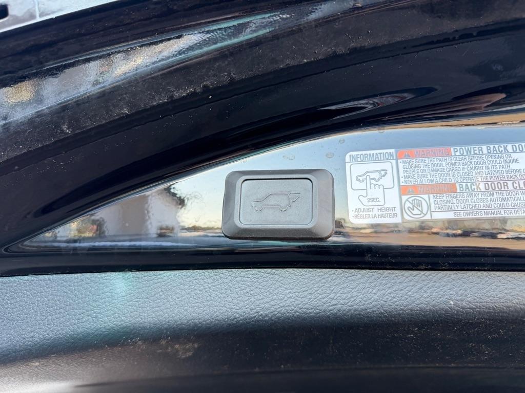 Toyota RAV4 AWD 4dr XLE (Natl) 2016