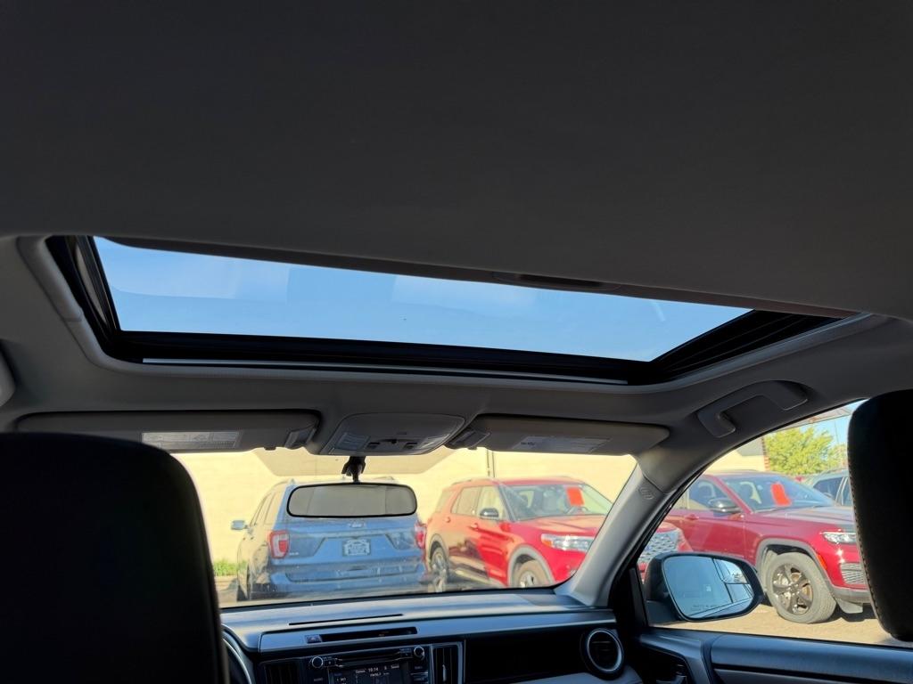 Toyota RAV4 AWD 4dr XLE (Natl) 2016