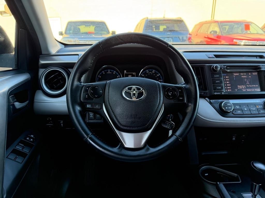 Toyota RAV4 AWD 4dr XLE (Natl) 2016