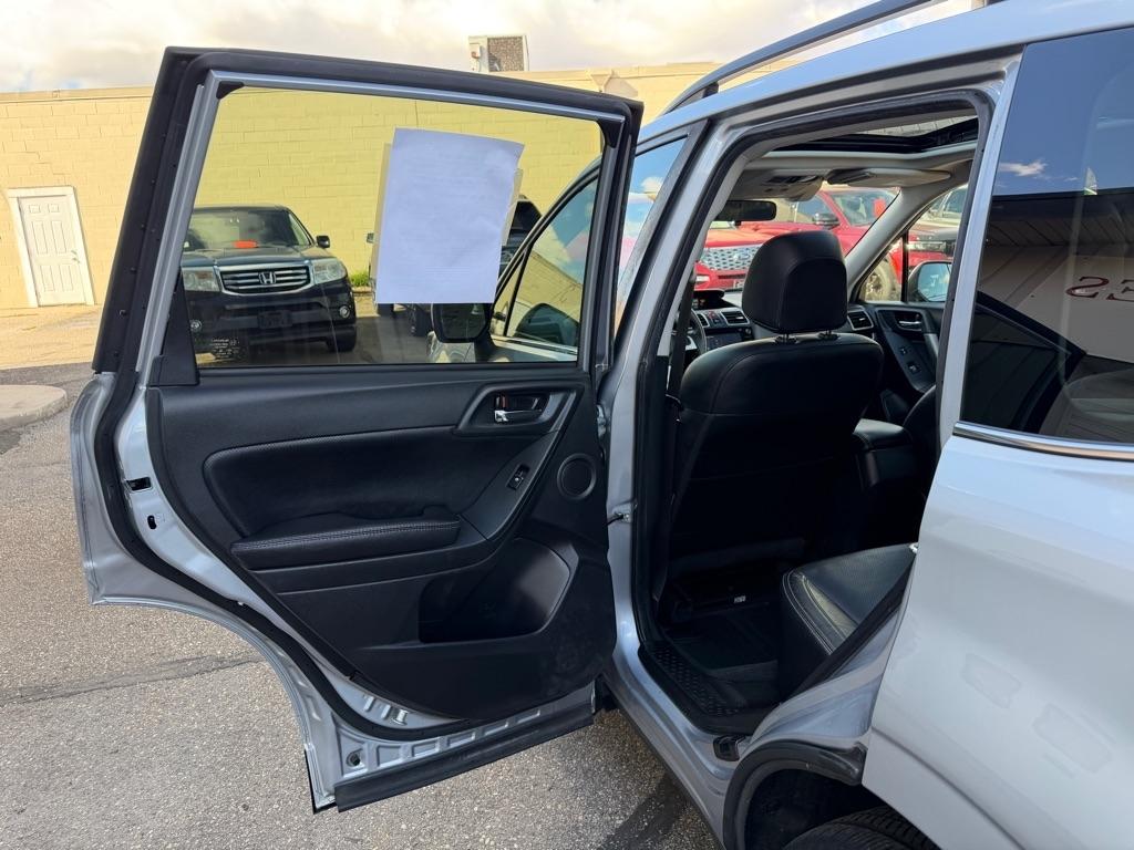 Subaru Forester 2.5i Limited CVT 2017