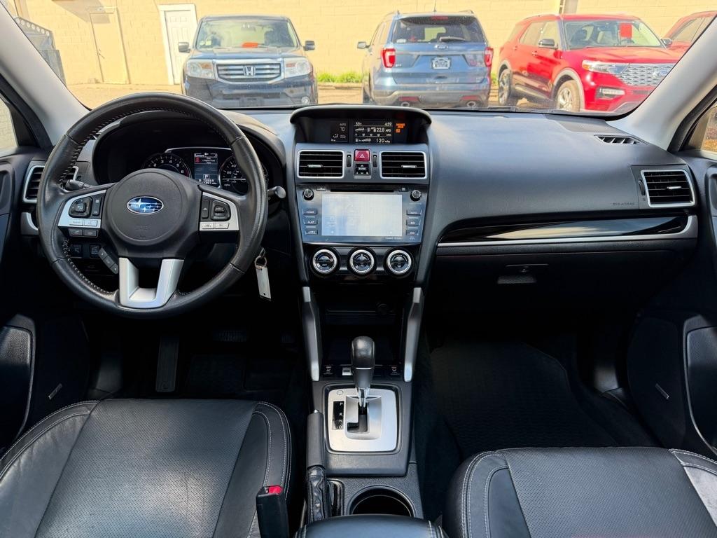 Subaru Forester 2.5i Limited CVT 2017