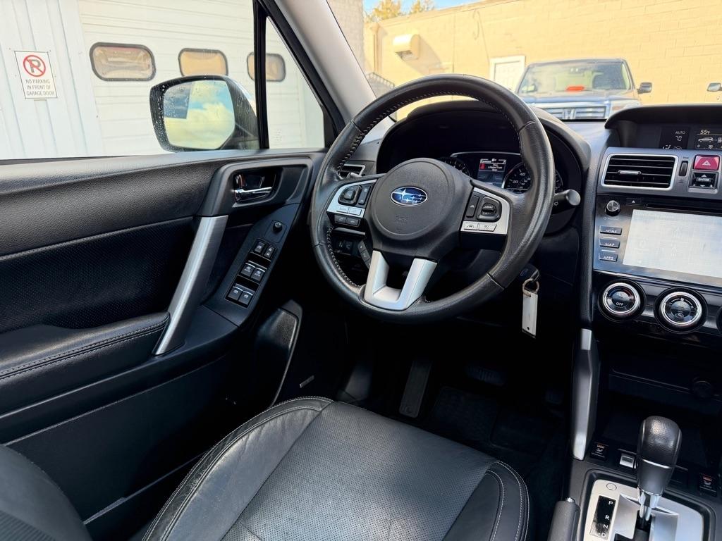 Subaru Forester 2.5i Limited CVT 2017