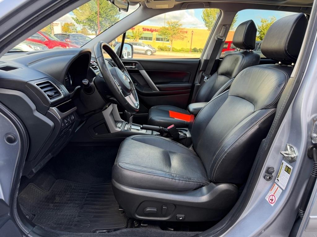 Subaru Forester 2.5i Limited CVT 2017