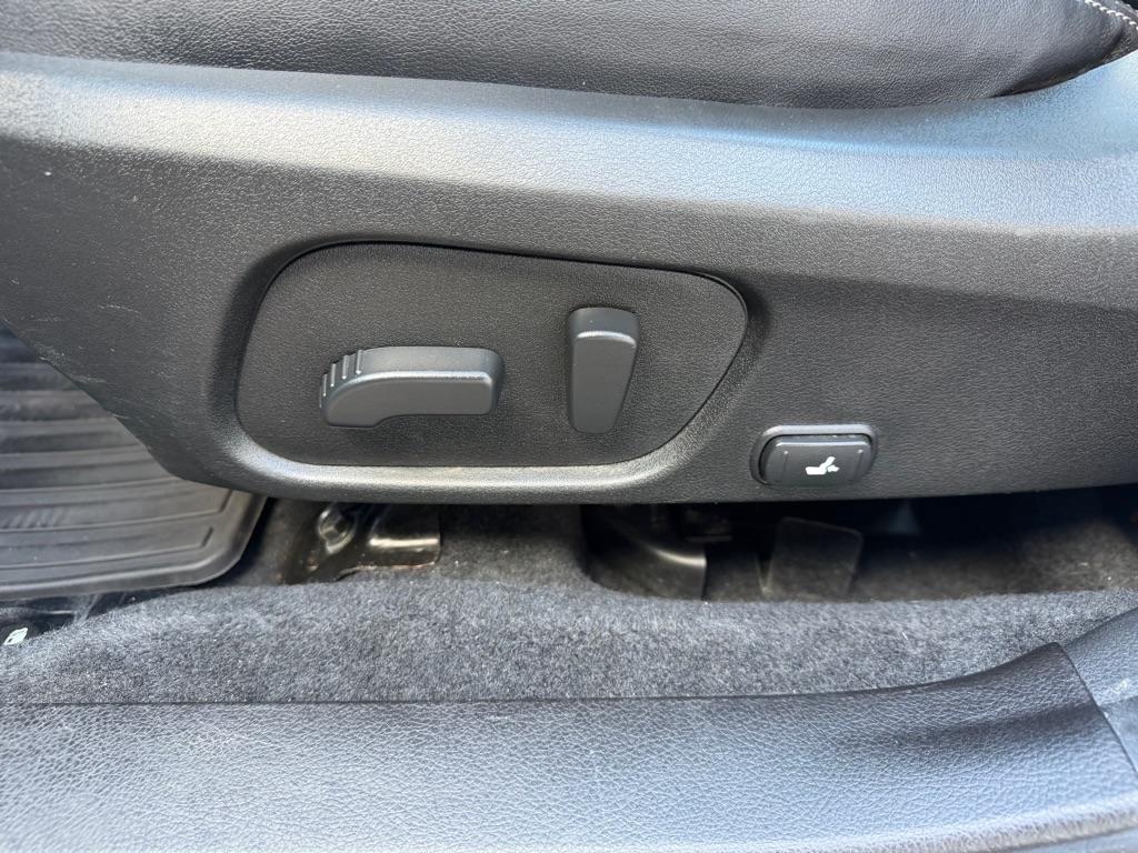 Subaru Forester 2.5i Limited CVT 2017