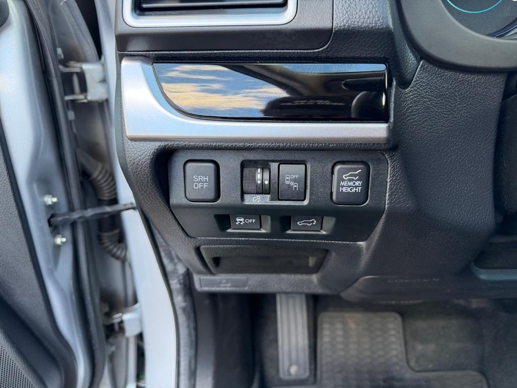 Subaru Forester 2.5i Limited CVT 2017