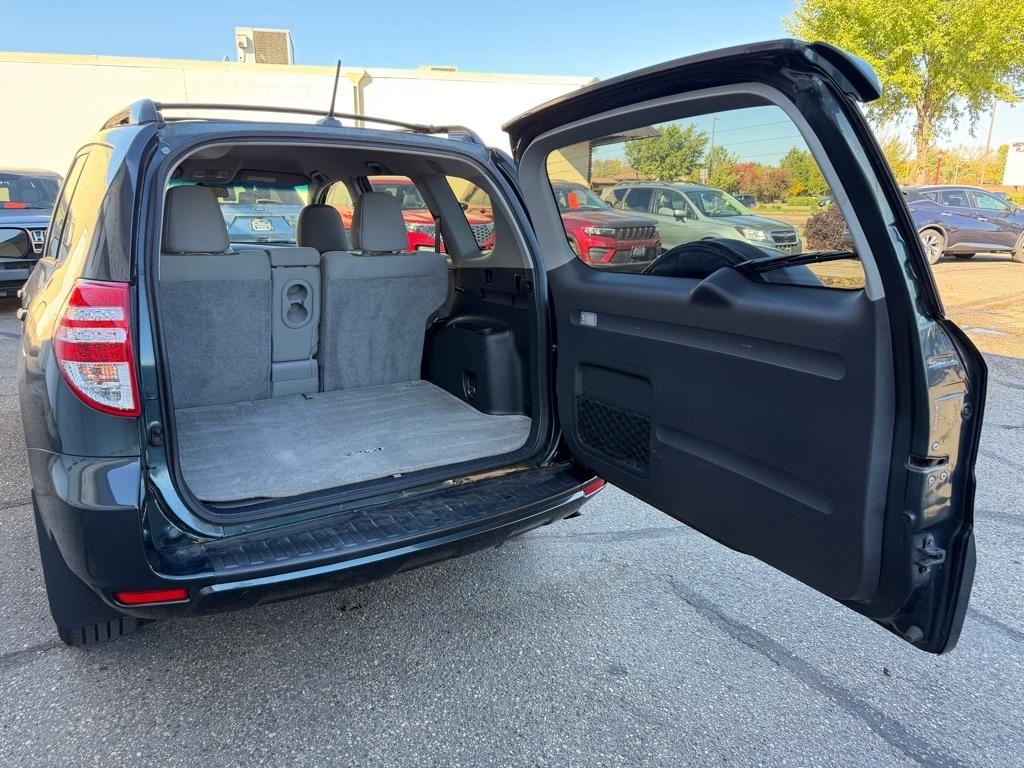Toyota RAV4 4WD 4dr I4 (Natl) 2012