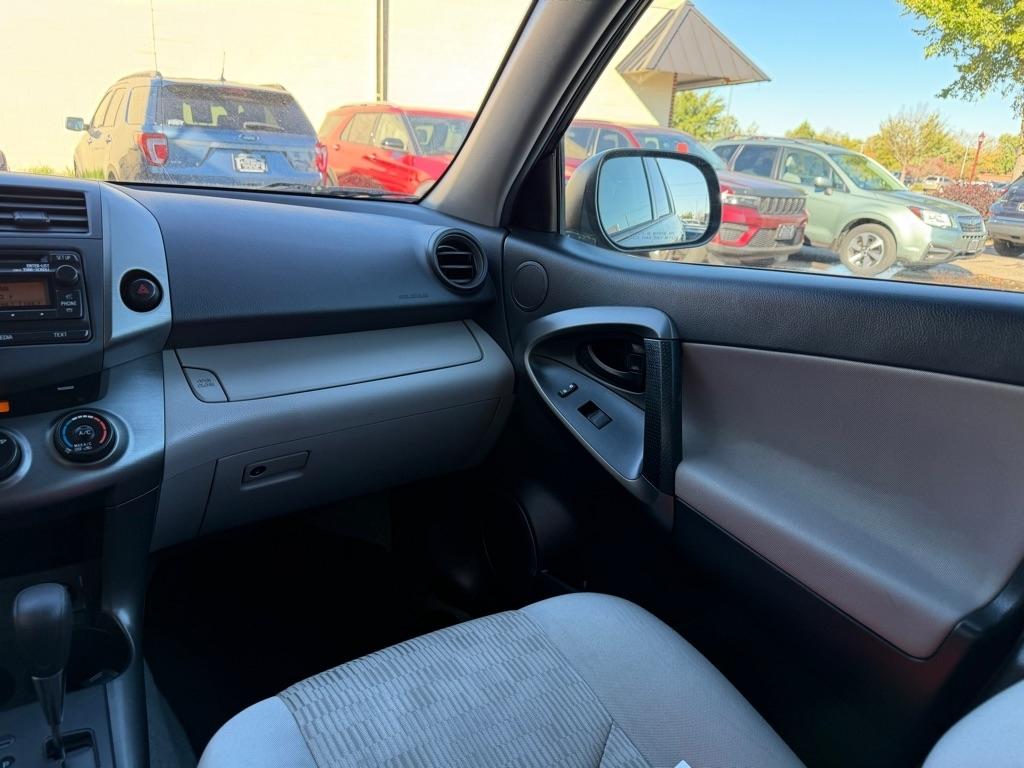 Toyota RAV4 4WD 4dr I4 (Natl) 2012