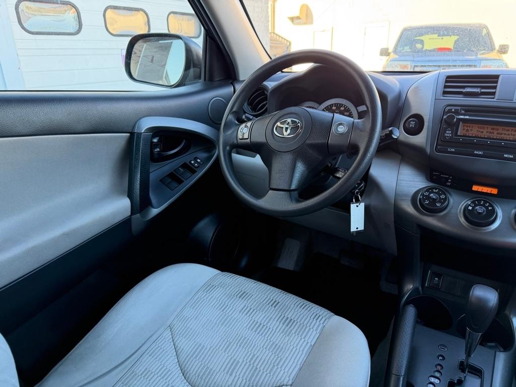 Toyota RAV4 4WD 4dr I4 (Natl) 2012