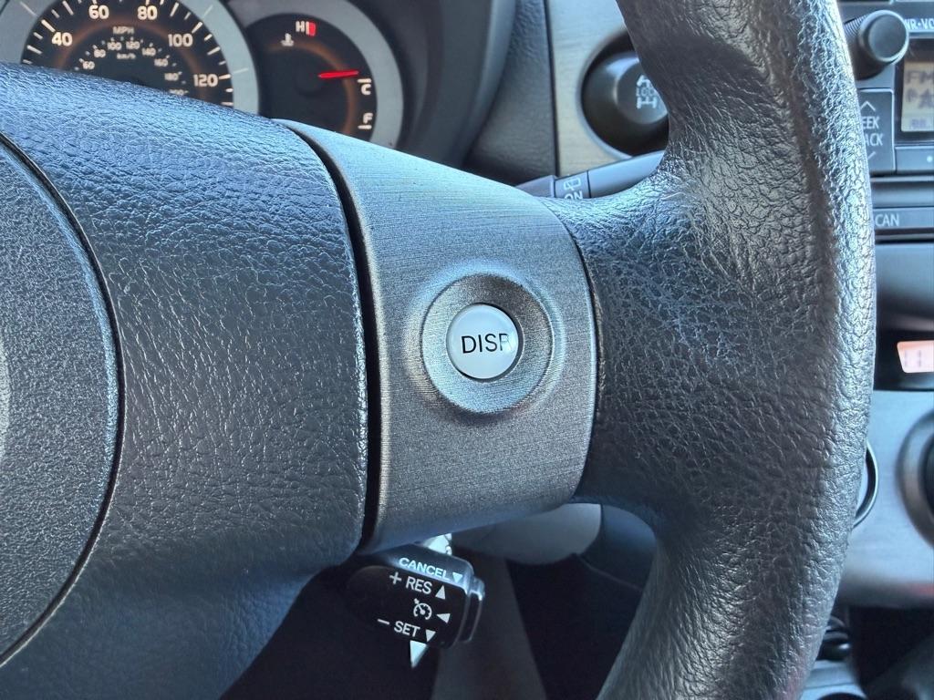 Toyota RAV4 4WD 4dr I4 (Natl) 2012