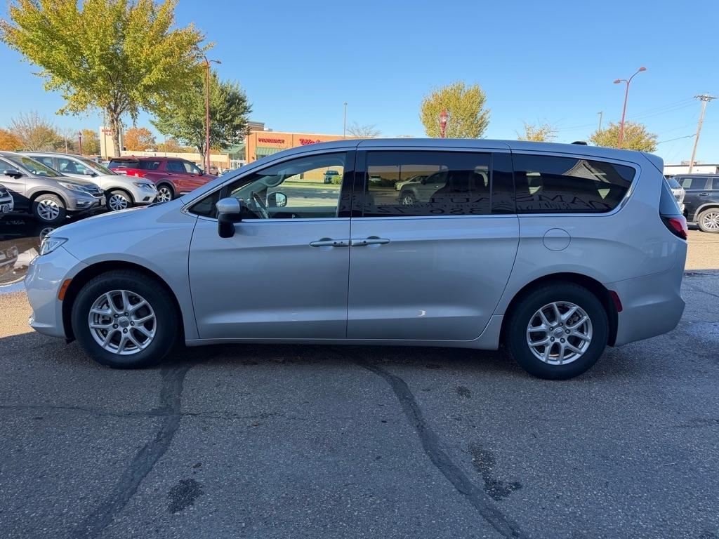 Chrysler Pacifica Touring L FWD 2023