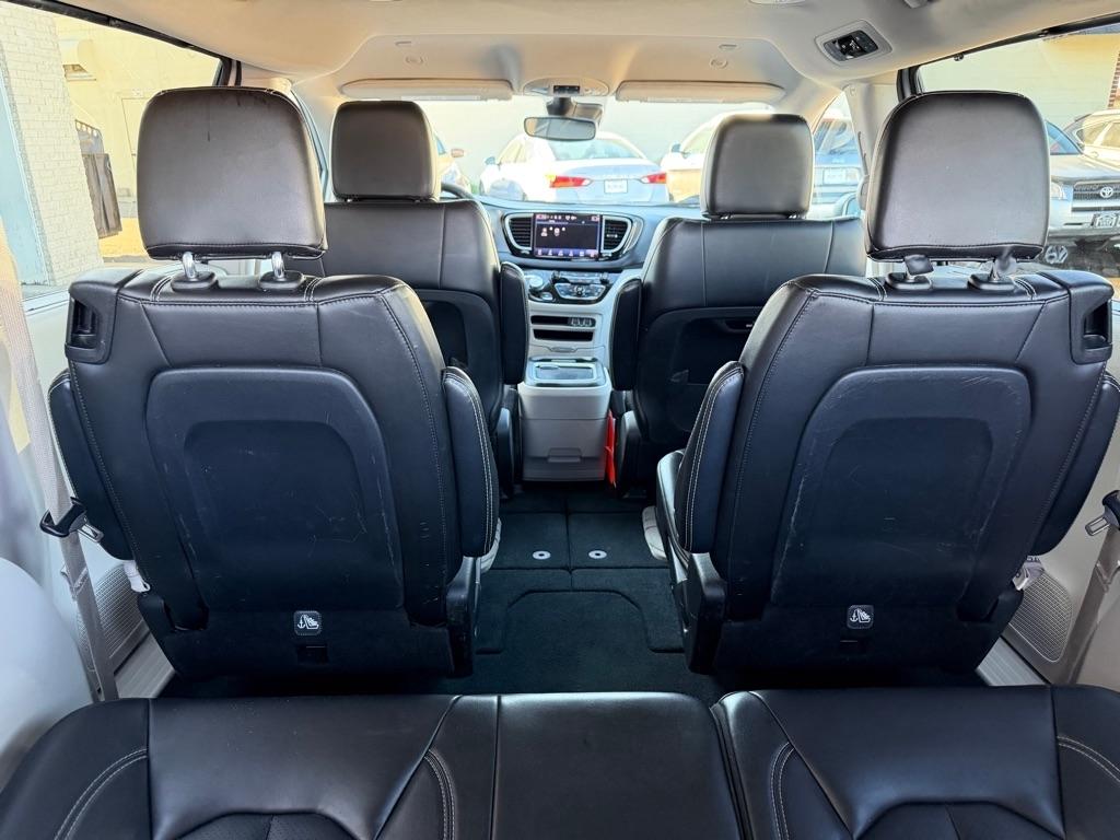 Chrysler Pacifica Touring L FWD 2023