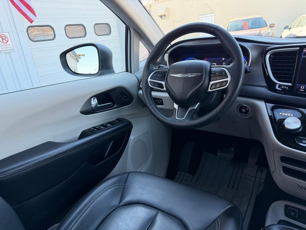 Chrysler Pacifica Touring L FWD 2023