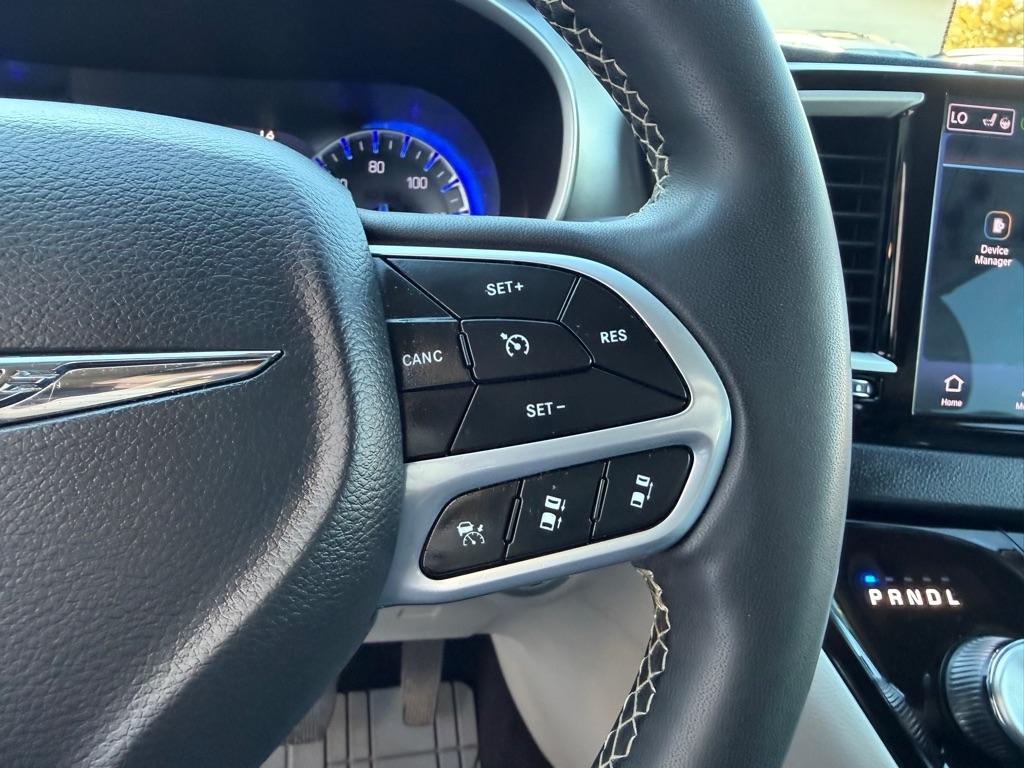 Chrysler Pacifica Touring L FWD 2023