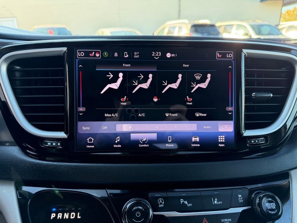 Chrysler Pacifica Touring L FWD 2023